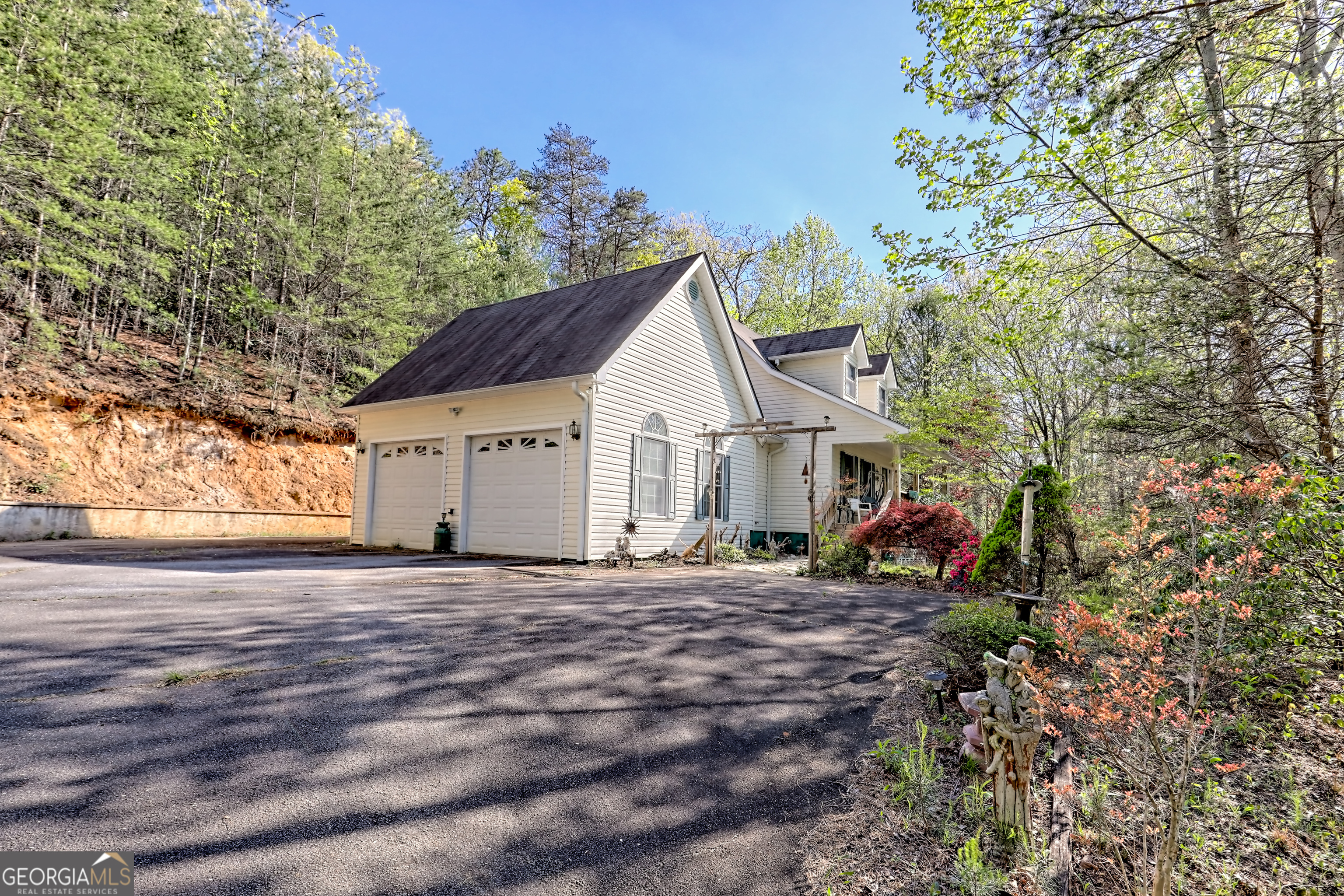 1327 Pinnacle DR