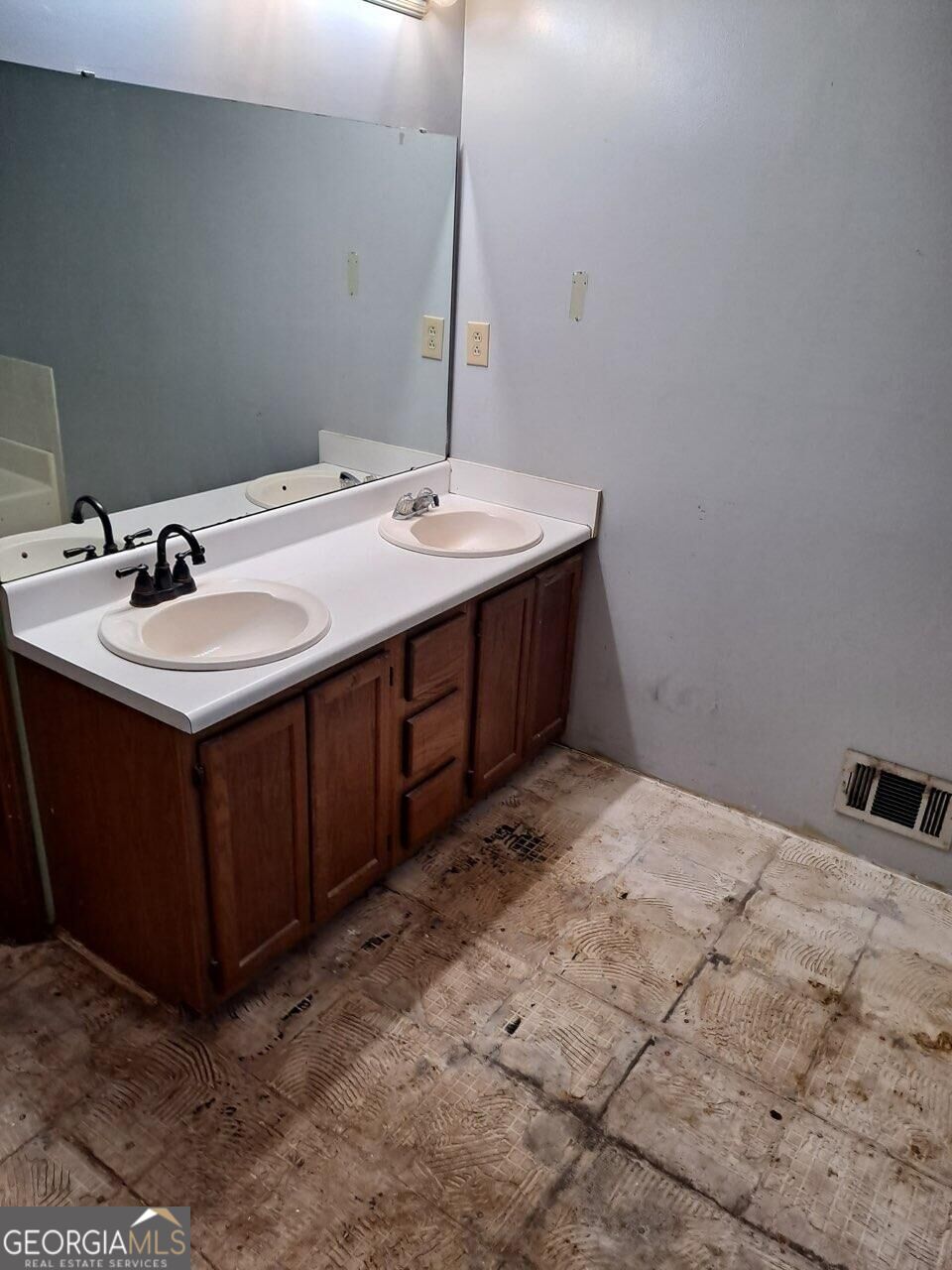 Photo of 787 Tuesday Way, Jonesboro, GA 30238 (MLS # 10847456)