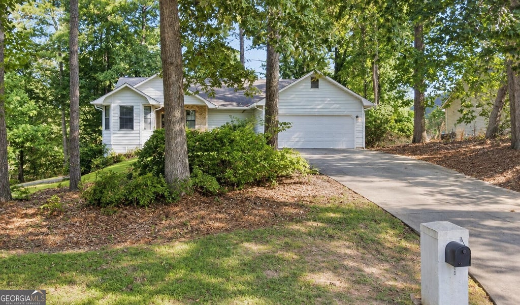 Photo of 787 Tuesday Way, Jonesboro, GA 30238 (MLS # 10847456)