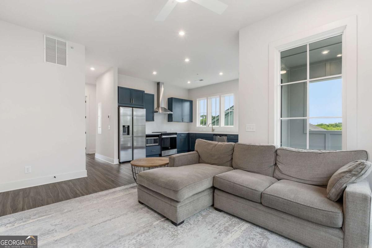 1290 Longreen Terr NW 2