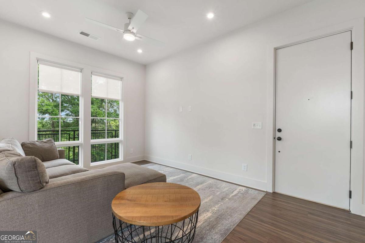 1290 Longreen Terr NW 2