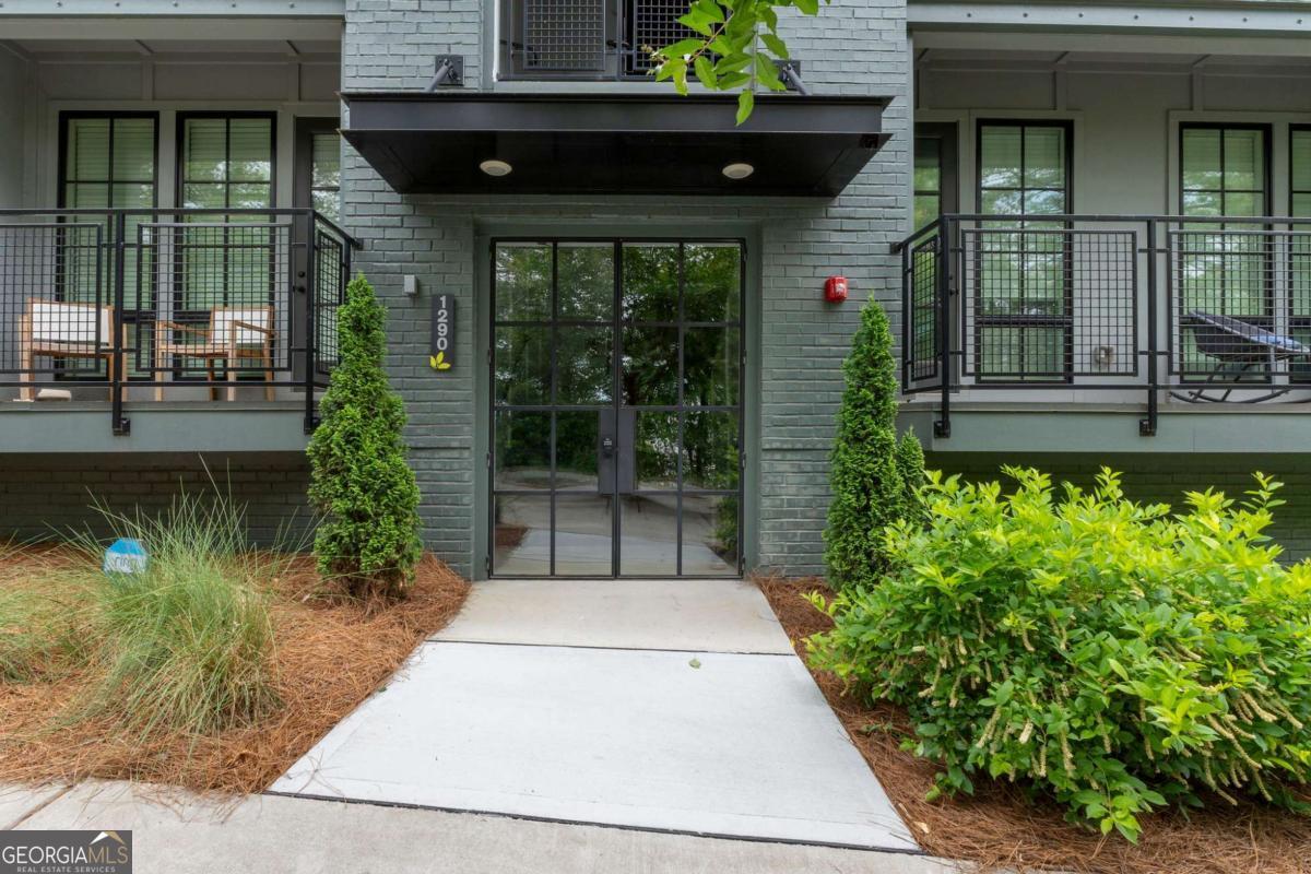 1290 Longreen Terr NW 2