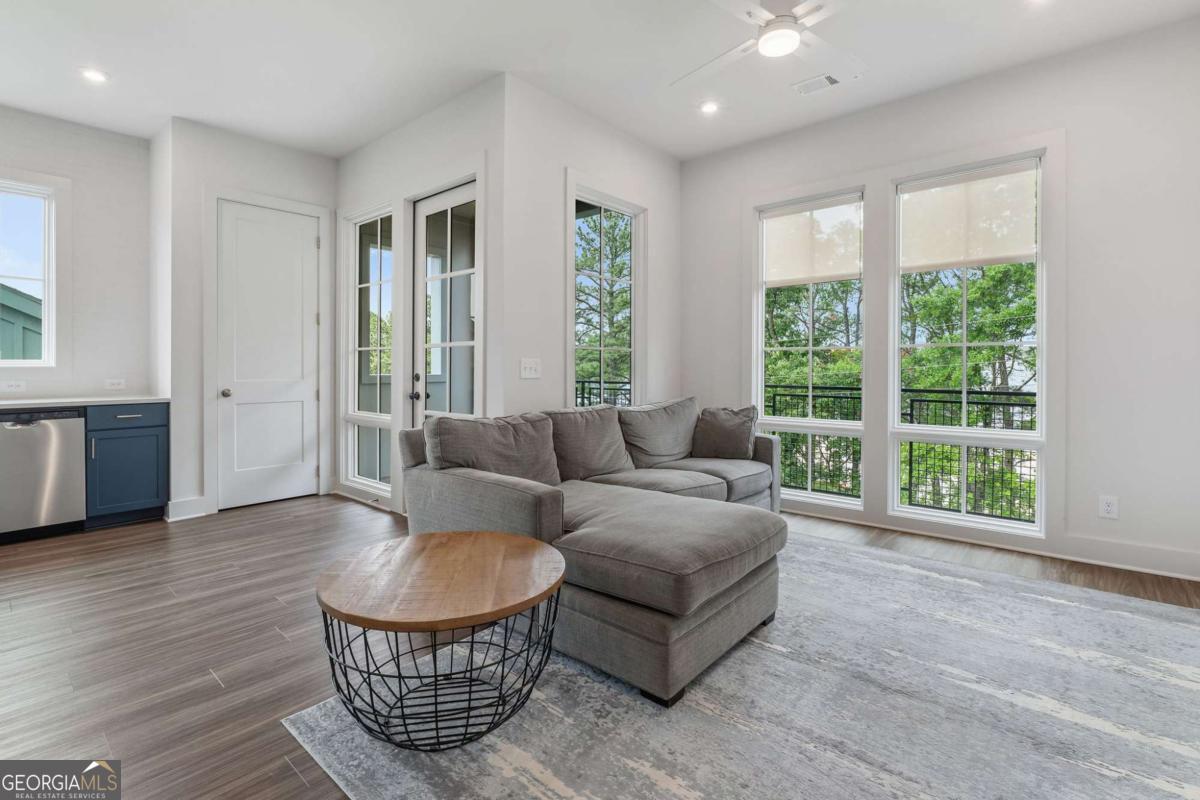 1290 Longreen Terr NW 2