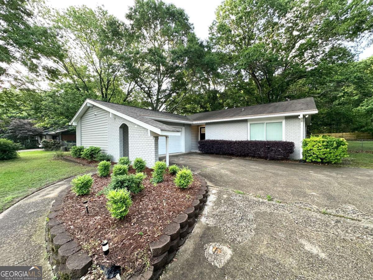 1918 Leigh DR SW