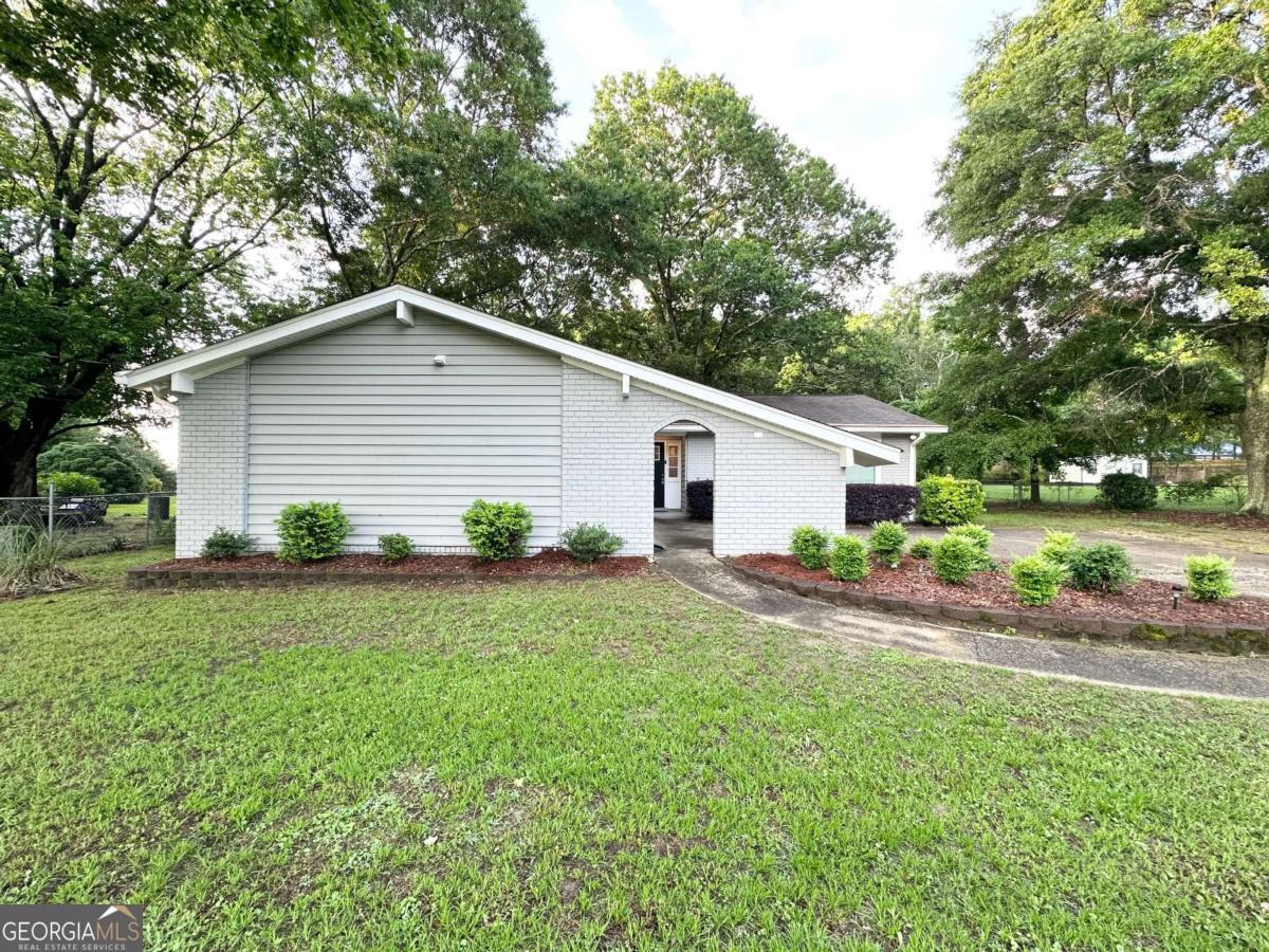 1918 Leigh DR SW