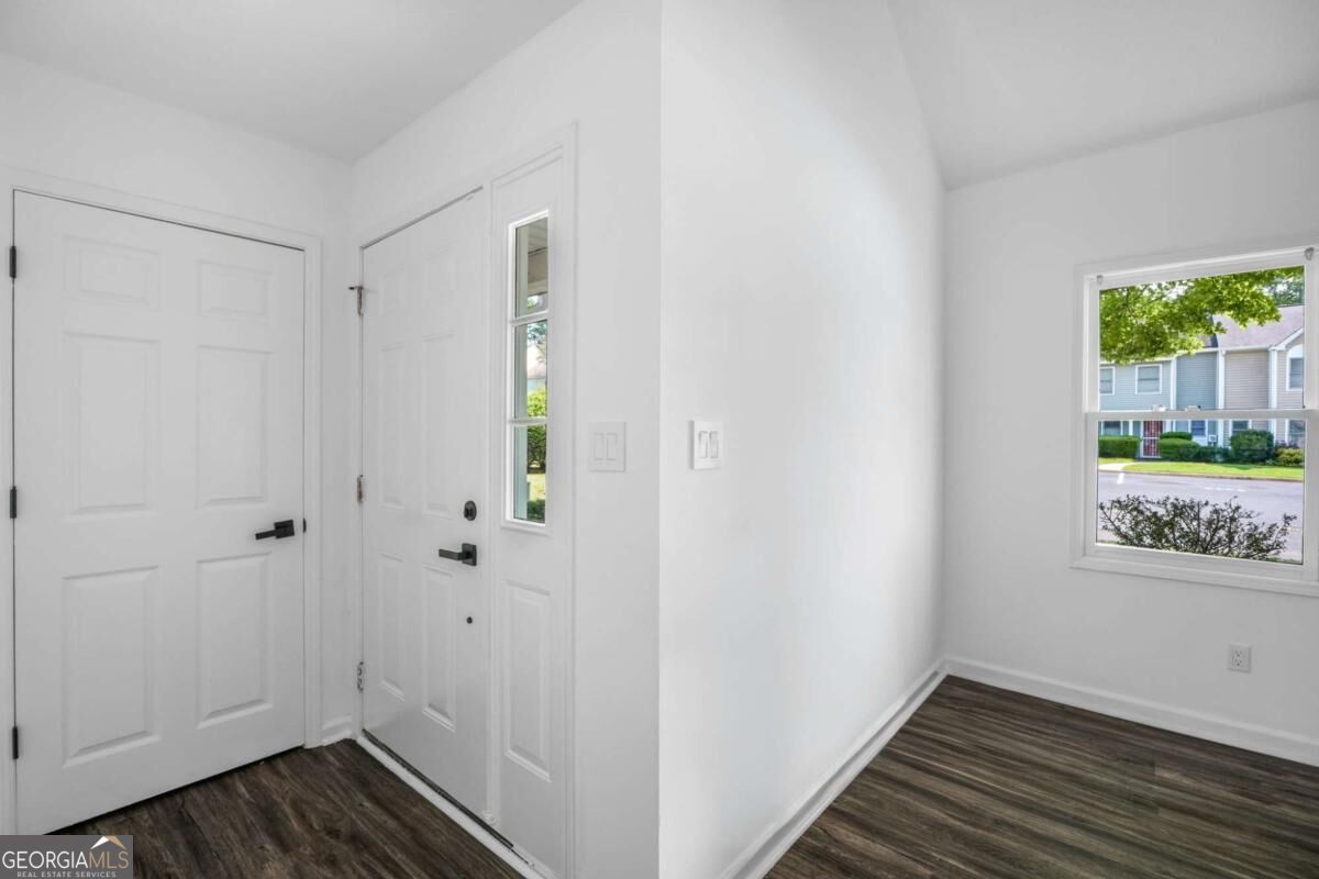 2176 Wellington CIR