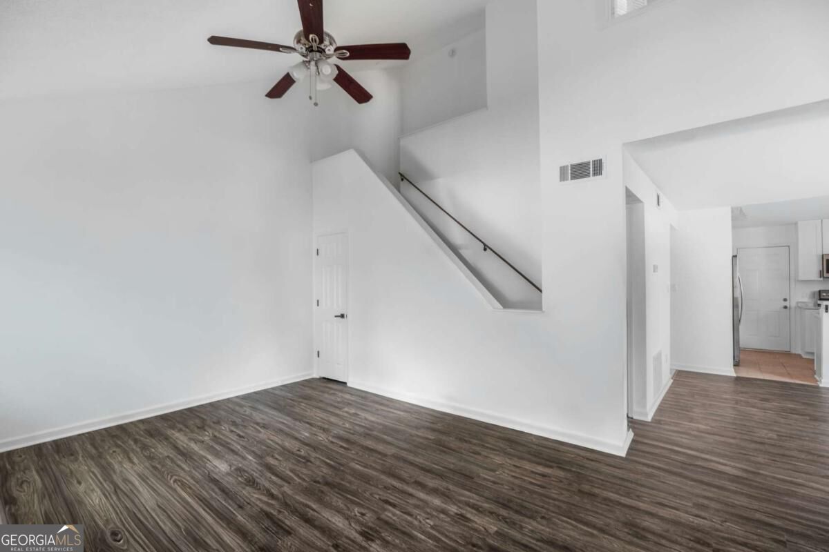 2176 Wellington CIR