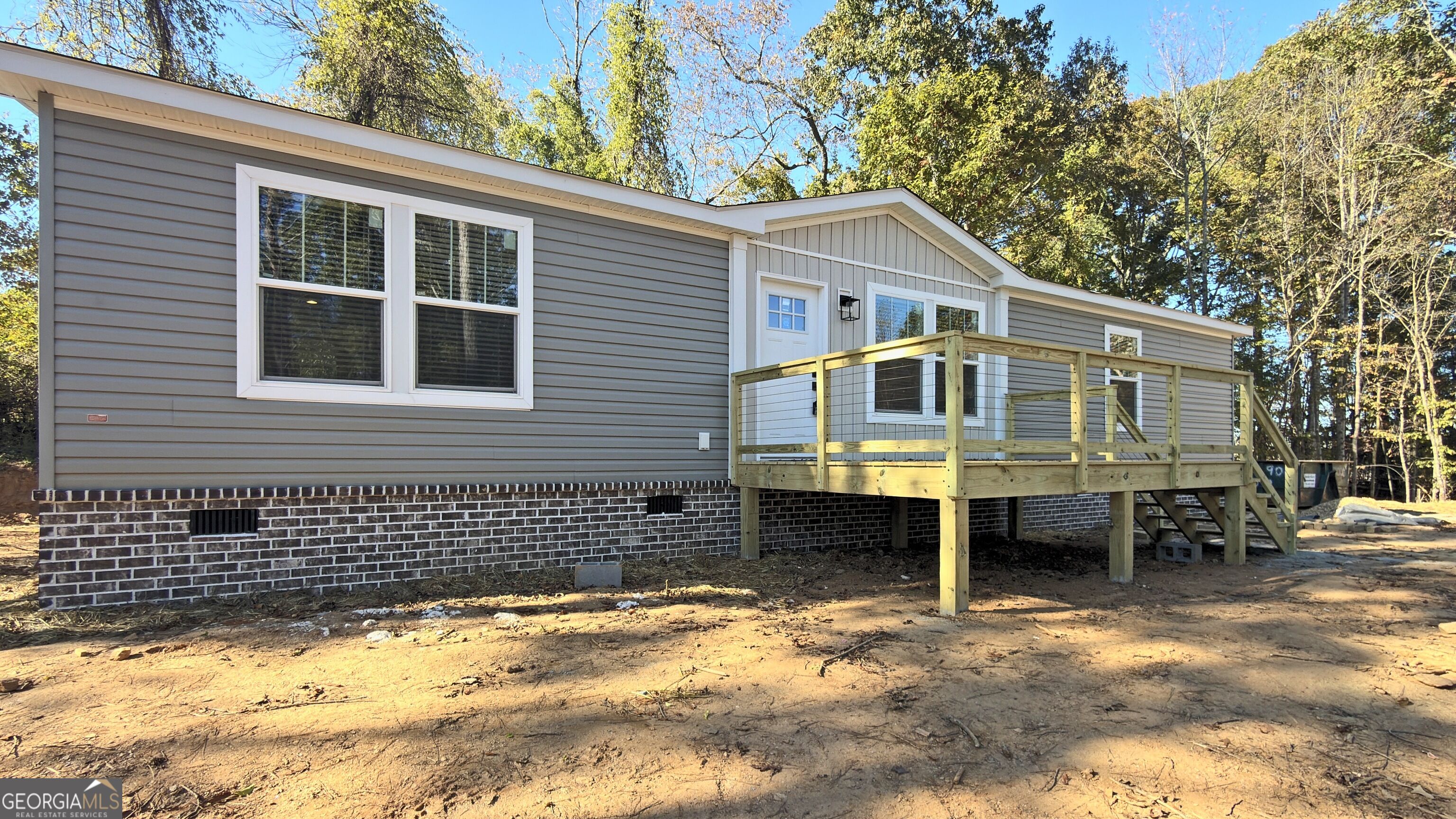 121 Hampton DR