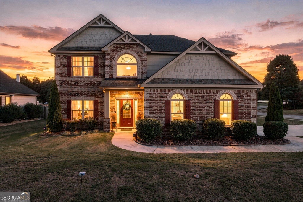 Photo of 511 Starmist Court, Loganville, GA 30052 (MLS # 10874623)