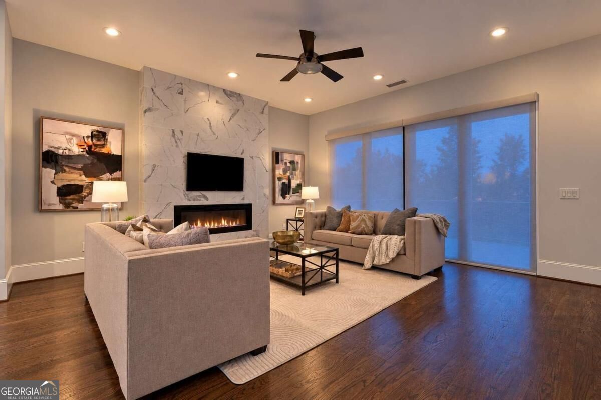 1099 Briar Cove CIR NE
