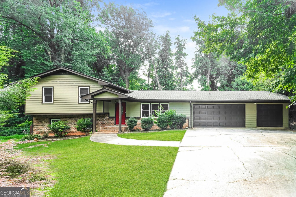 Photo of 3404 Sherrod Drive, Marietta, GA 30008 (MLS # 10874626)