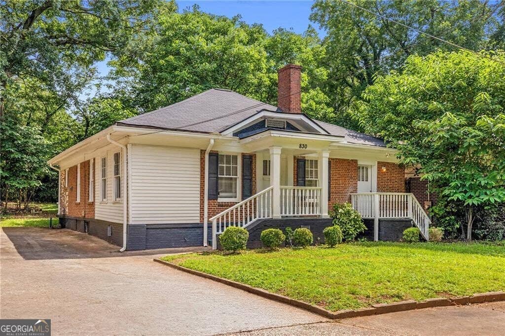 Photo of 830 Hartford Place SW, Atlanta, GA 30310 (MLS # 10792424)