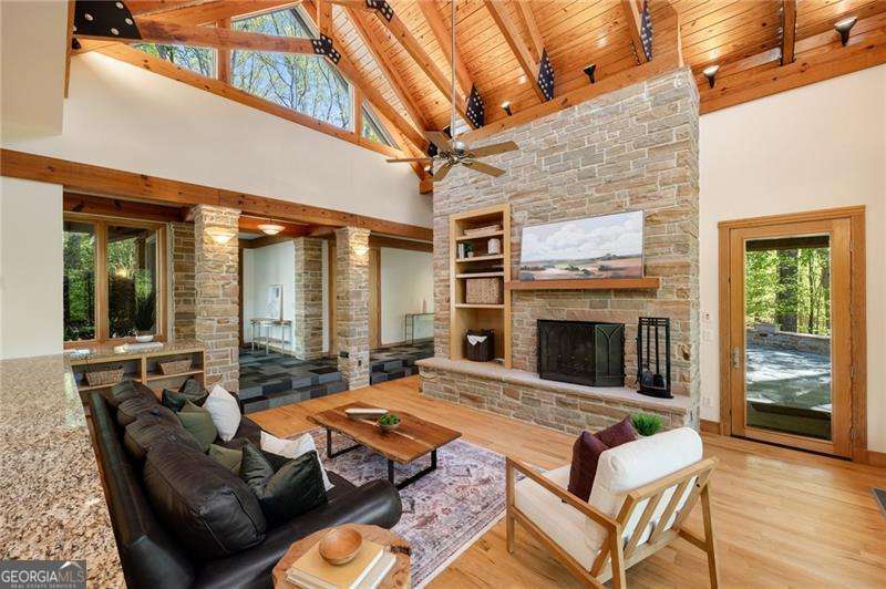 188 Covered Bridge DR SW