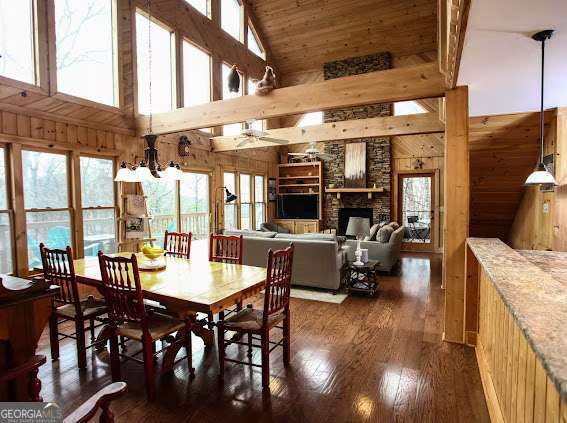 296 Fairview CT