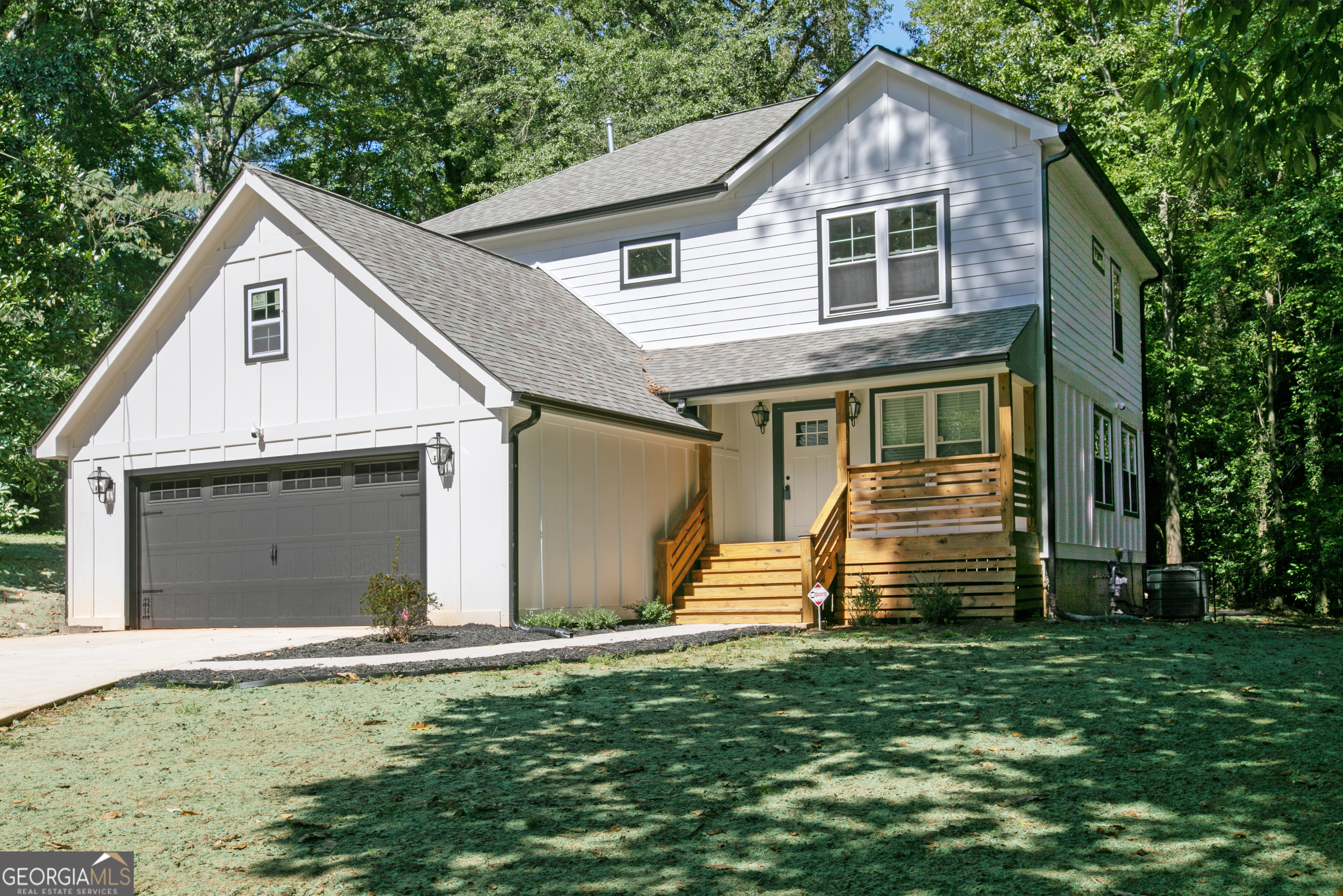 2143 Lyle AVE