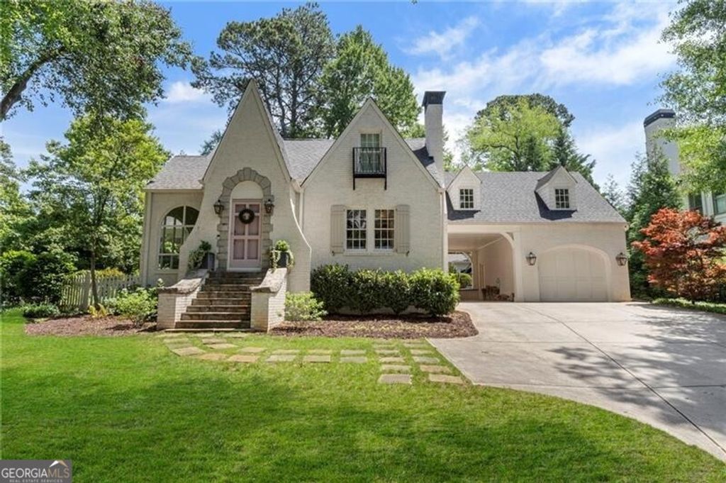 Photo of 2203 Howell Mill Road NW, Atlanta, GA 30318 (MLS # 10763322)