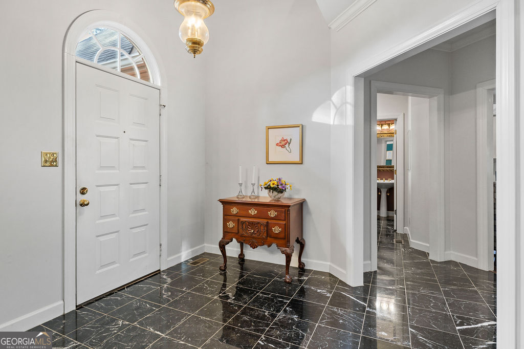 811 Collinwood RD SE