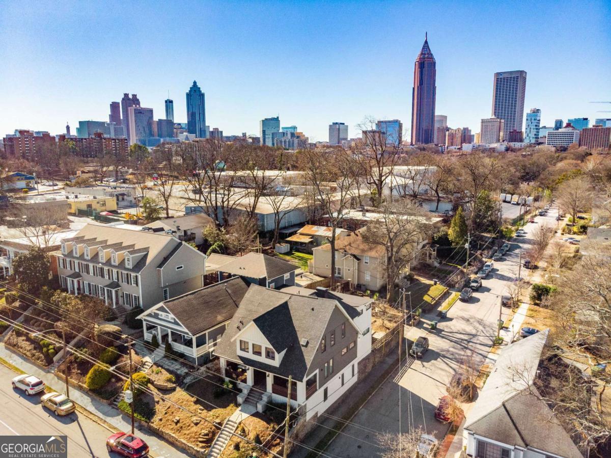 724 Charles Allen DR NE 3