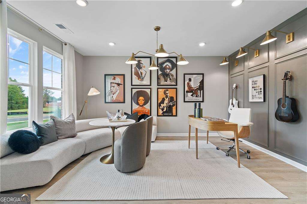 604 Continental DR