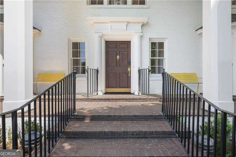 1011 W Paces Ferry RD NW