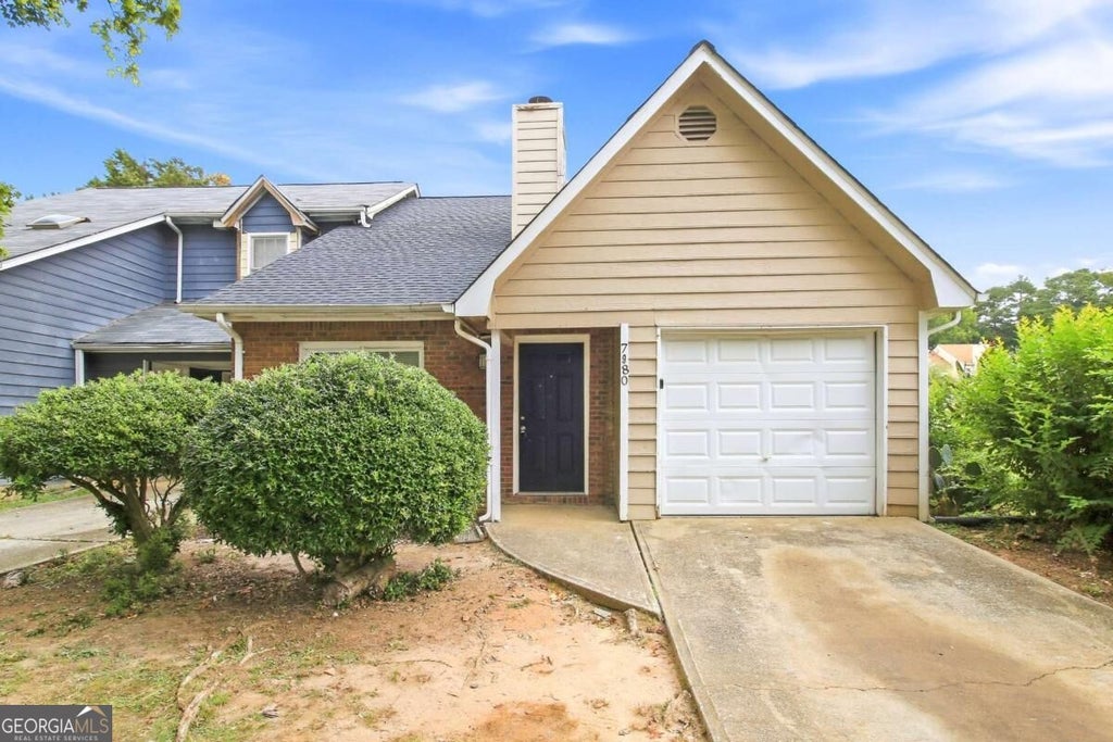 Photo of 7980 Woodlake Drive, Riverdale, GA 30274 (MLS # 10853283)