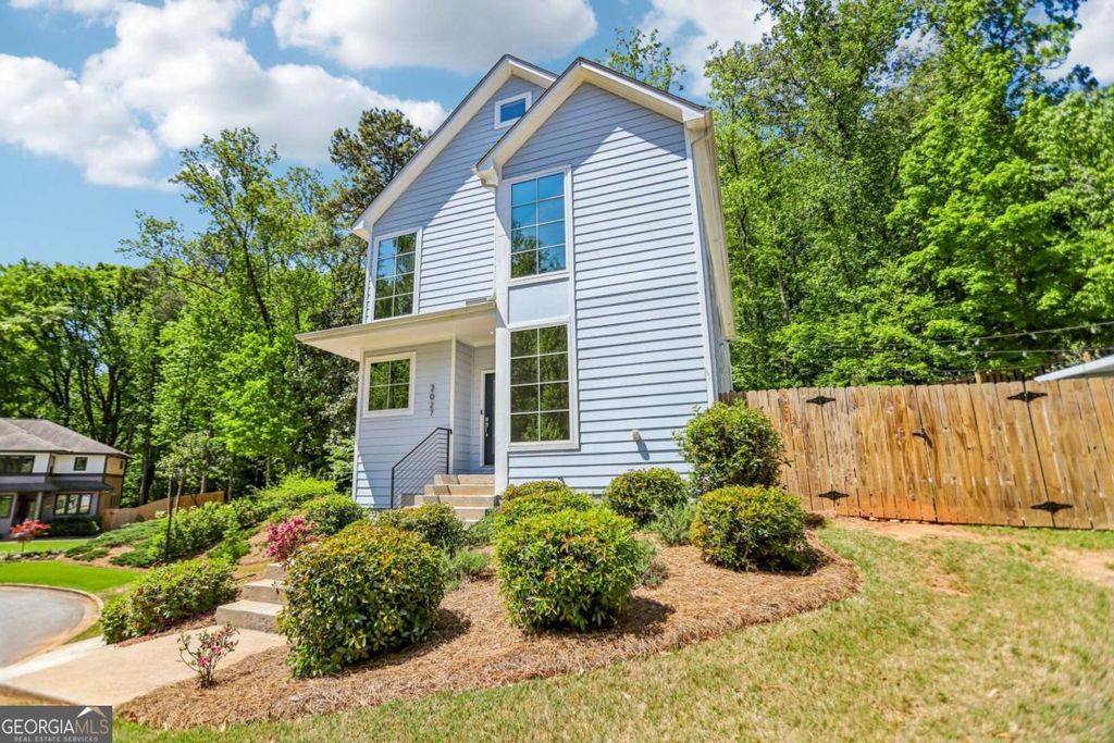 Photo of 2027 River Birch Lane, Atlanta, GA 30316 (MLS # 10738738)