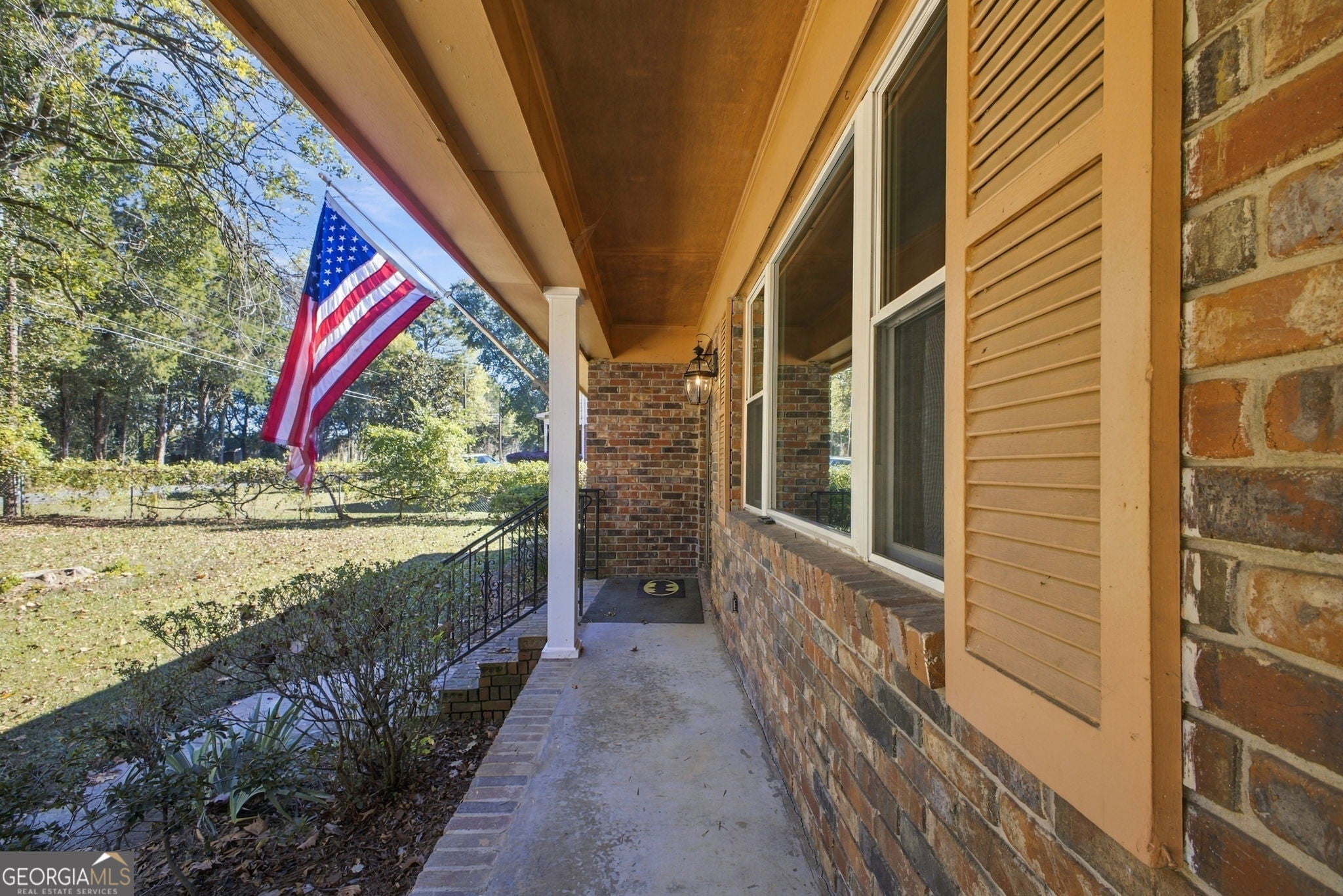 16 Mango RD NE