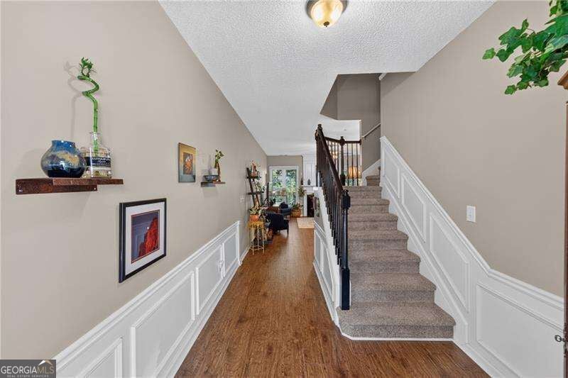 151 Regent PL