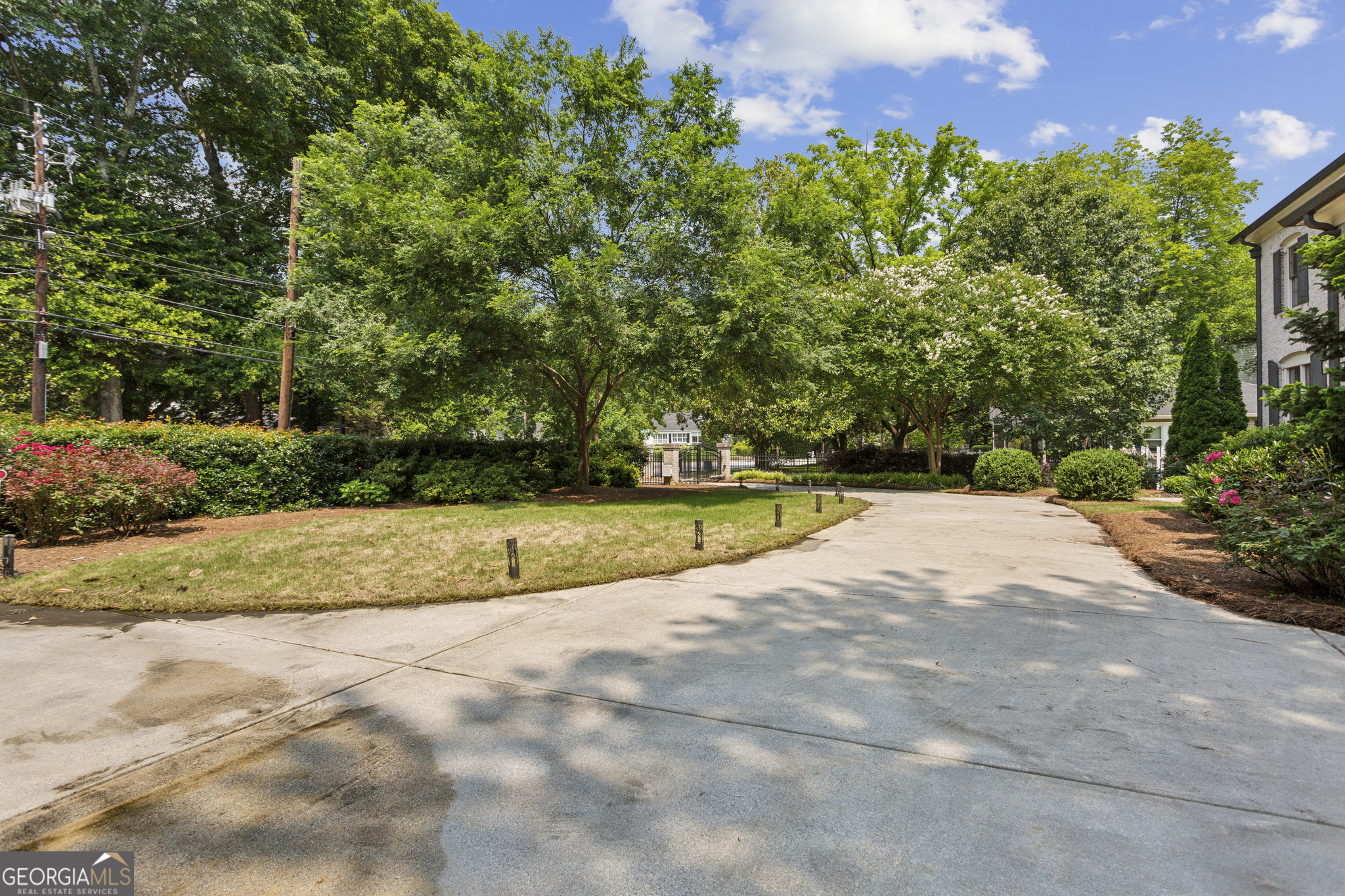 2115 Howell Mill RD NW