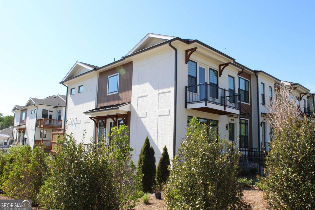 Ecco Park - Residential Lease