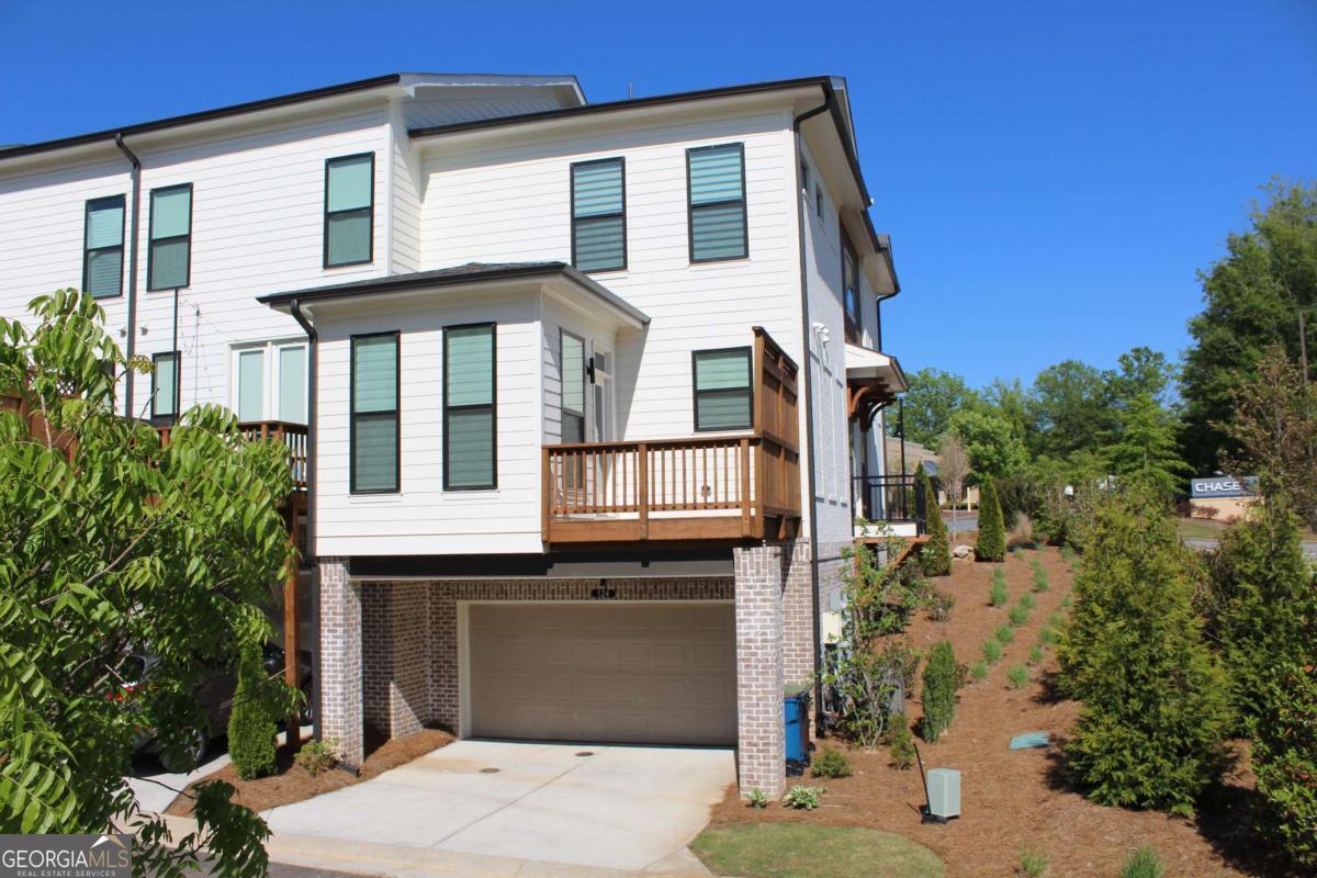Ecco Park - Residential Lease