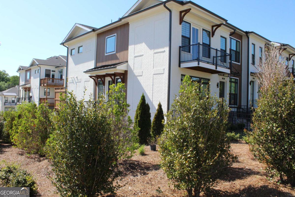 Ecco Park - Residential Lease