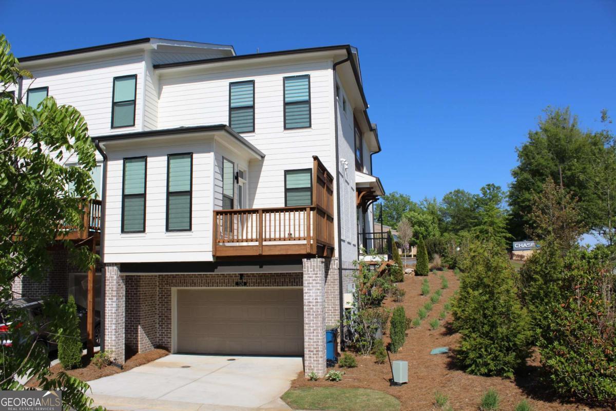 Ecco Park - Residential Lease
