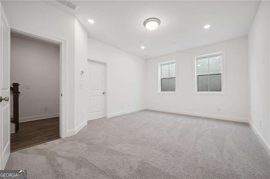 Ecco Park - Residential Lease