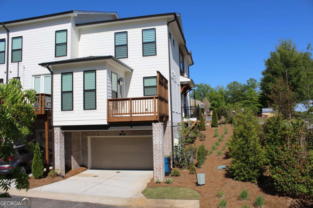 Ecco Park - Residential Lease
