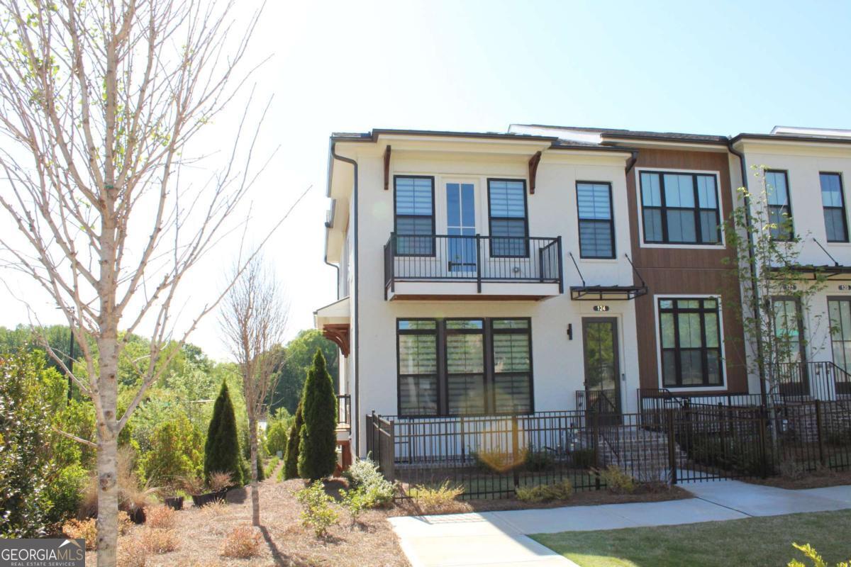 Ecco Park - Residential Lease