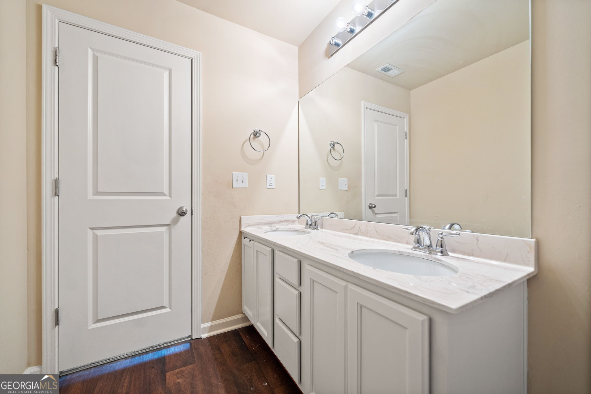 Canton, Georgia 30114, United States, 3 Bedrooms Bedrooms, ,3 BathroomsBathrooms,Residential,Pending,1655