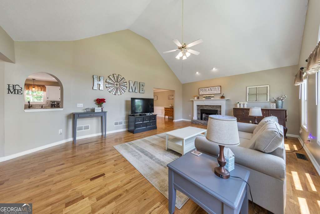 79 Riverstone WAY