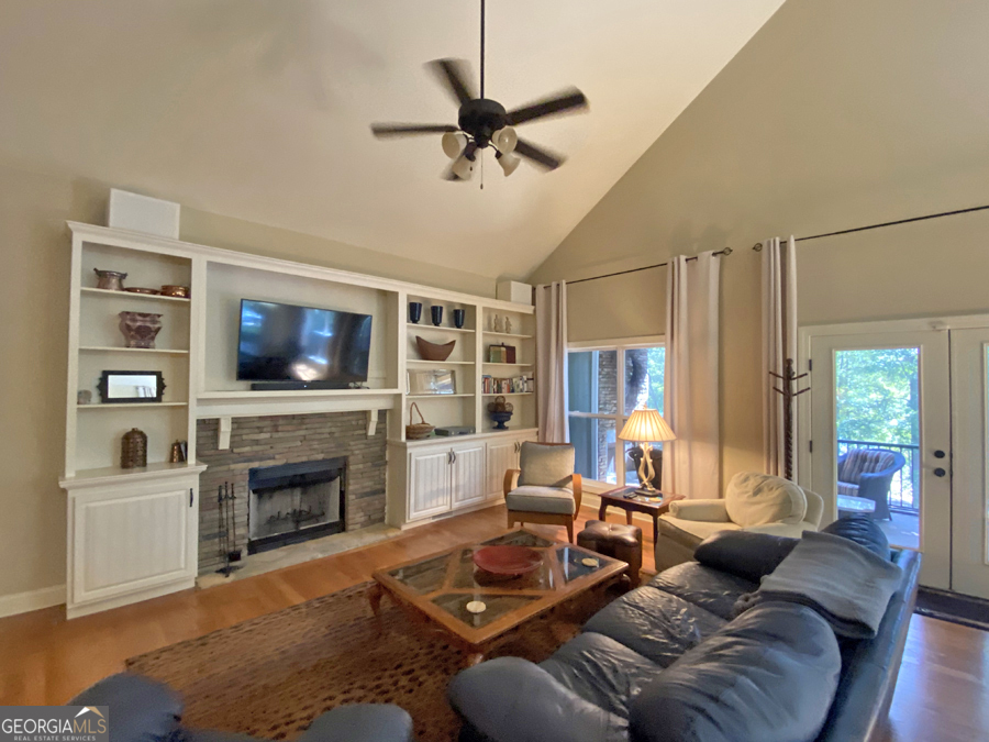 1045 Paynes Creek RD