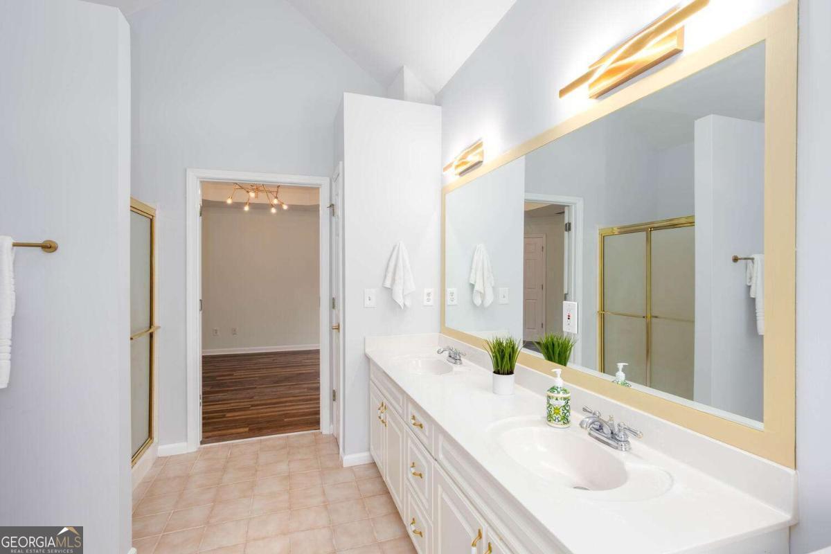 Four Seasons - Residential