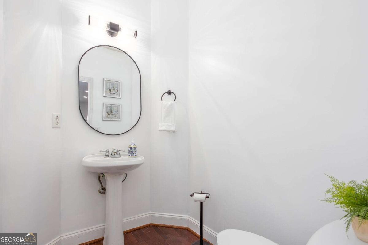 Four Seasons - Residential