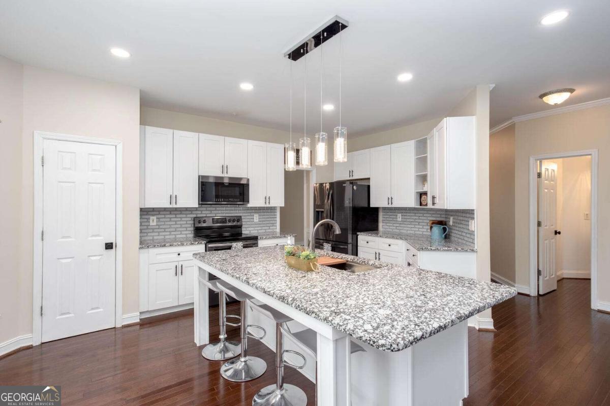 Four Seasons - Residential