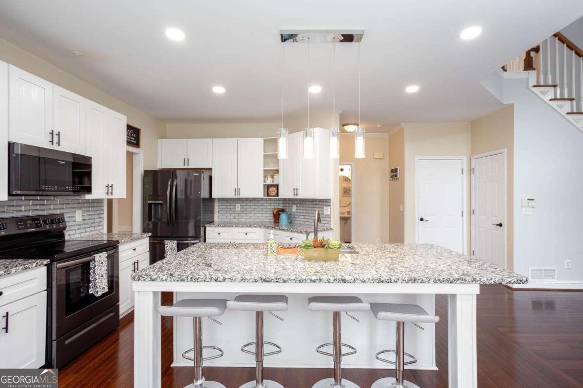 Four Seasons - Residential