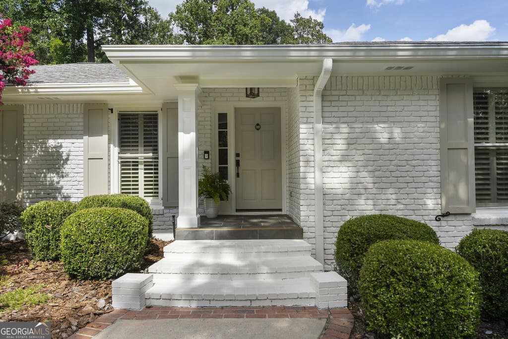 Photo of 4795 Cherrywood Lane, Atlanta, GA 30342 (MLS # 10826163)