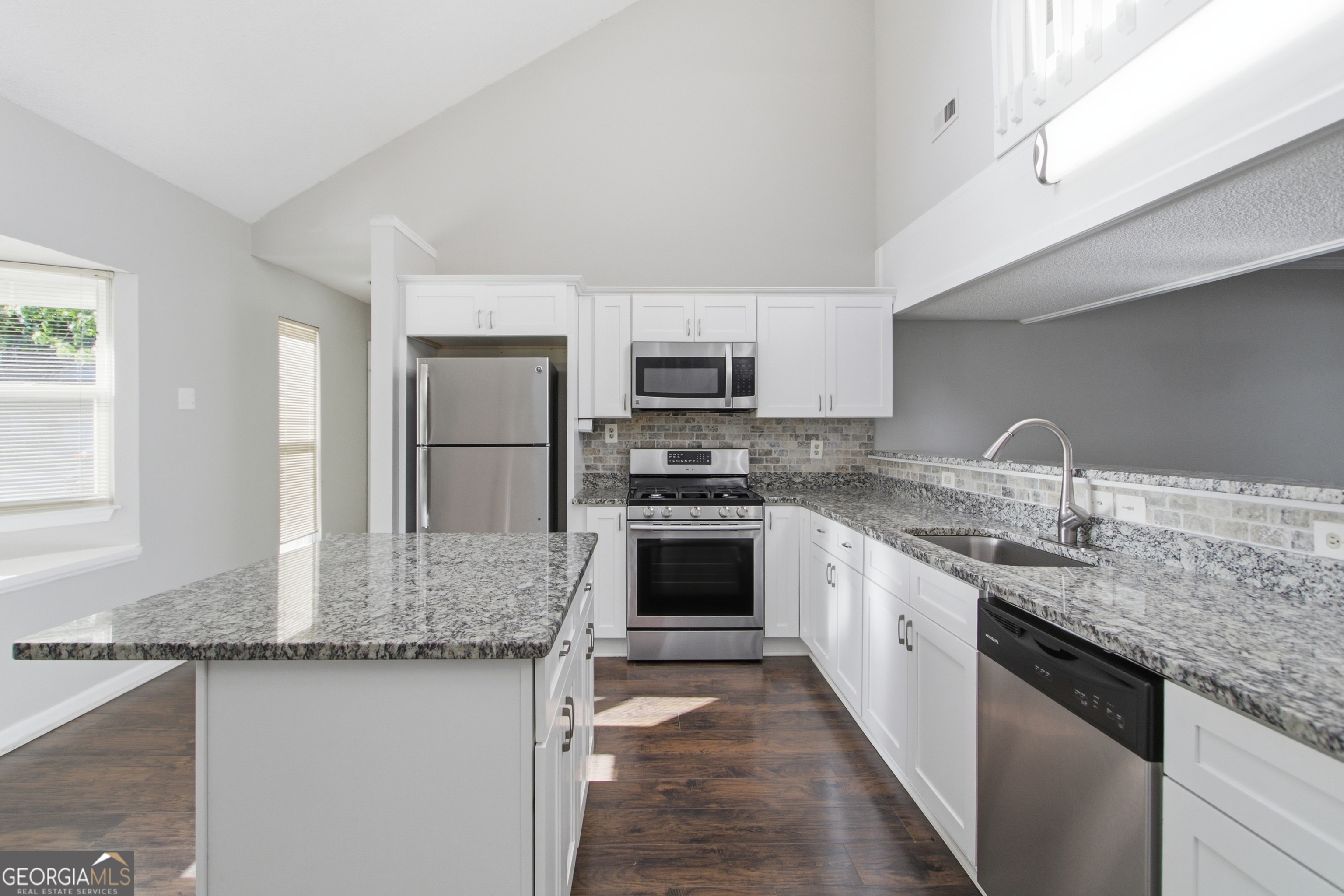 2988 Chipmunk TRL SE