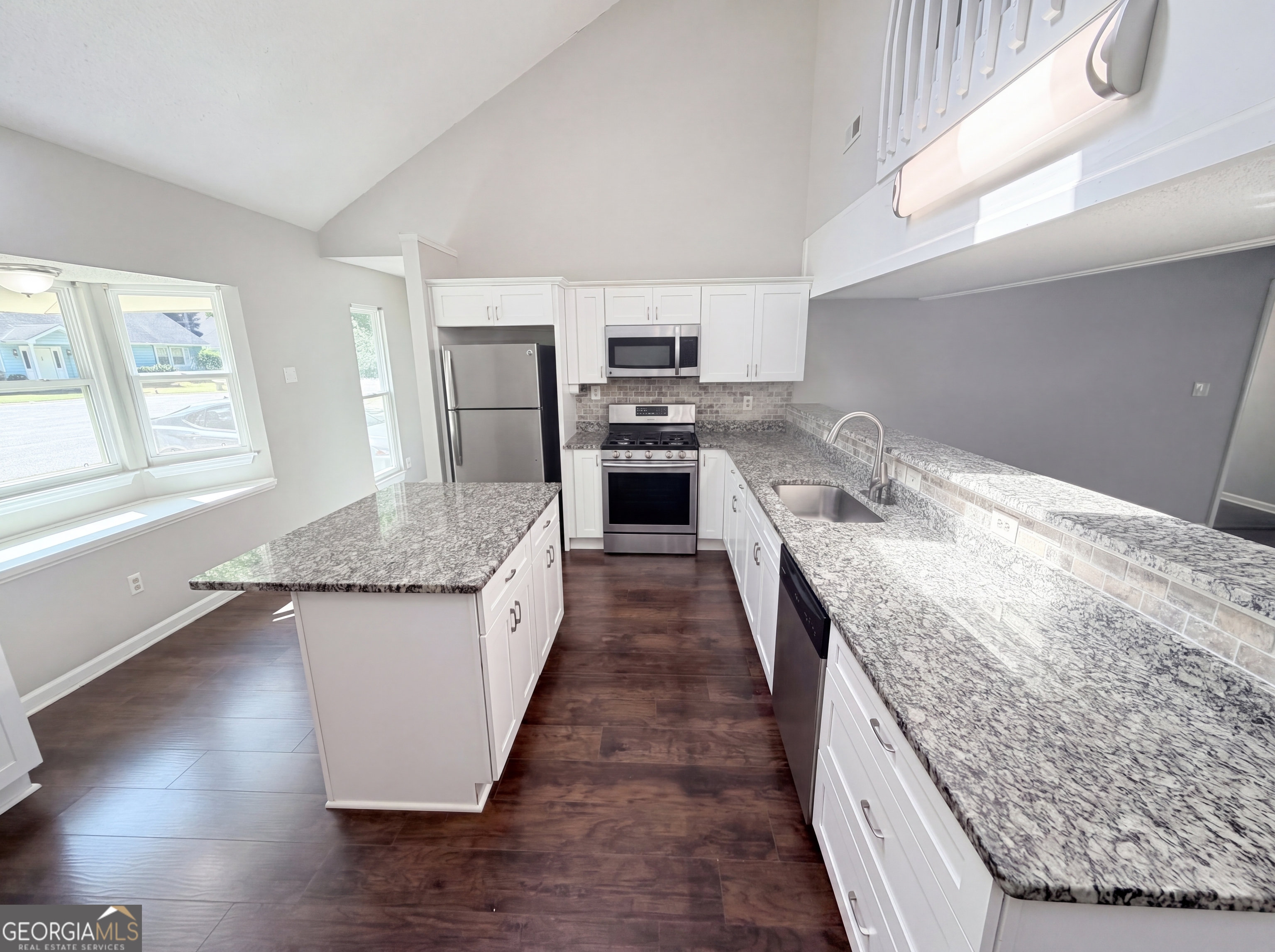 2988 Chipmunk TRL SE