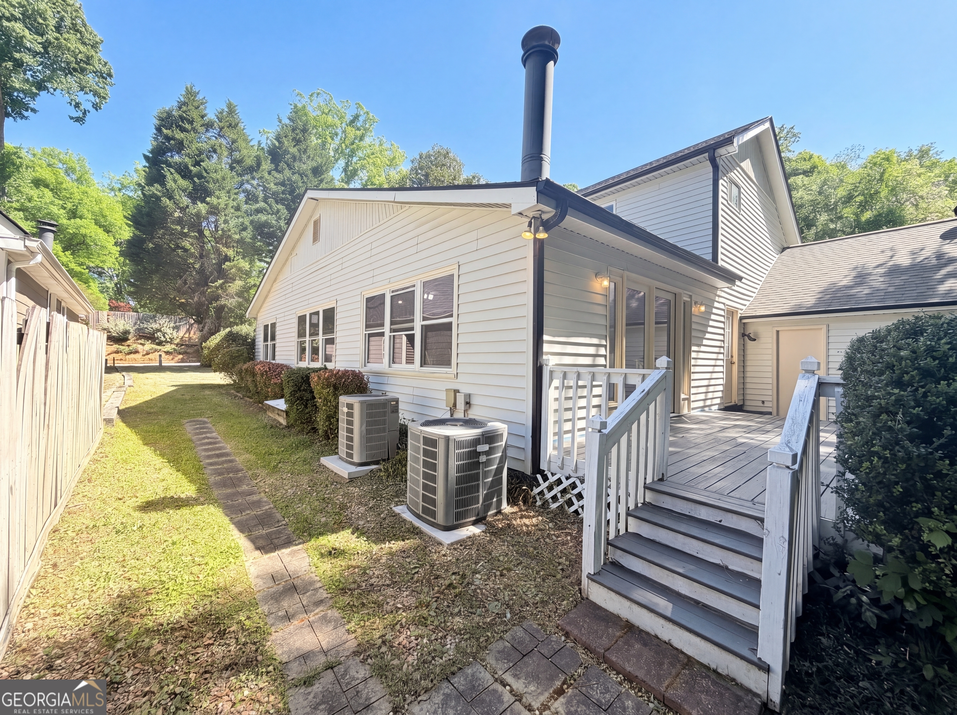 2988 Chipmunk TRL SE