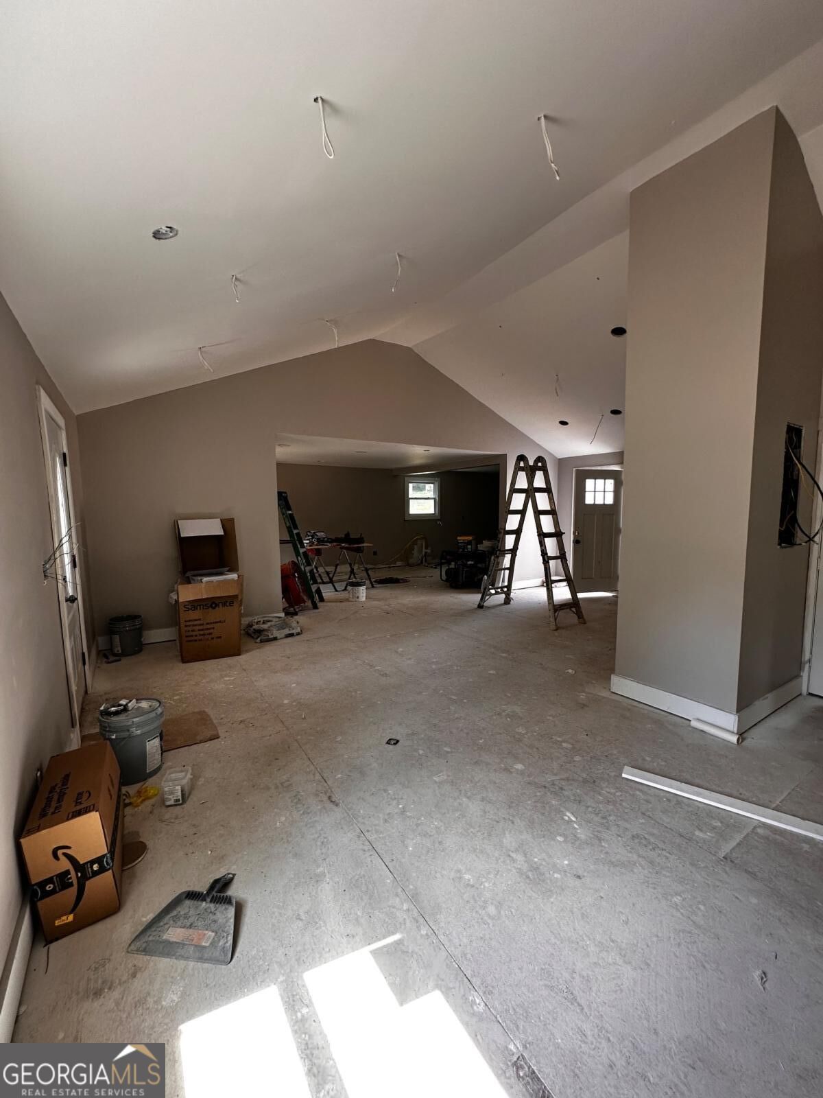 11 Meridian DR