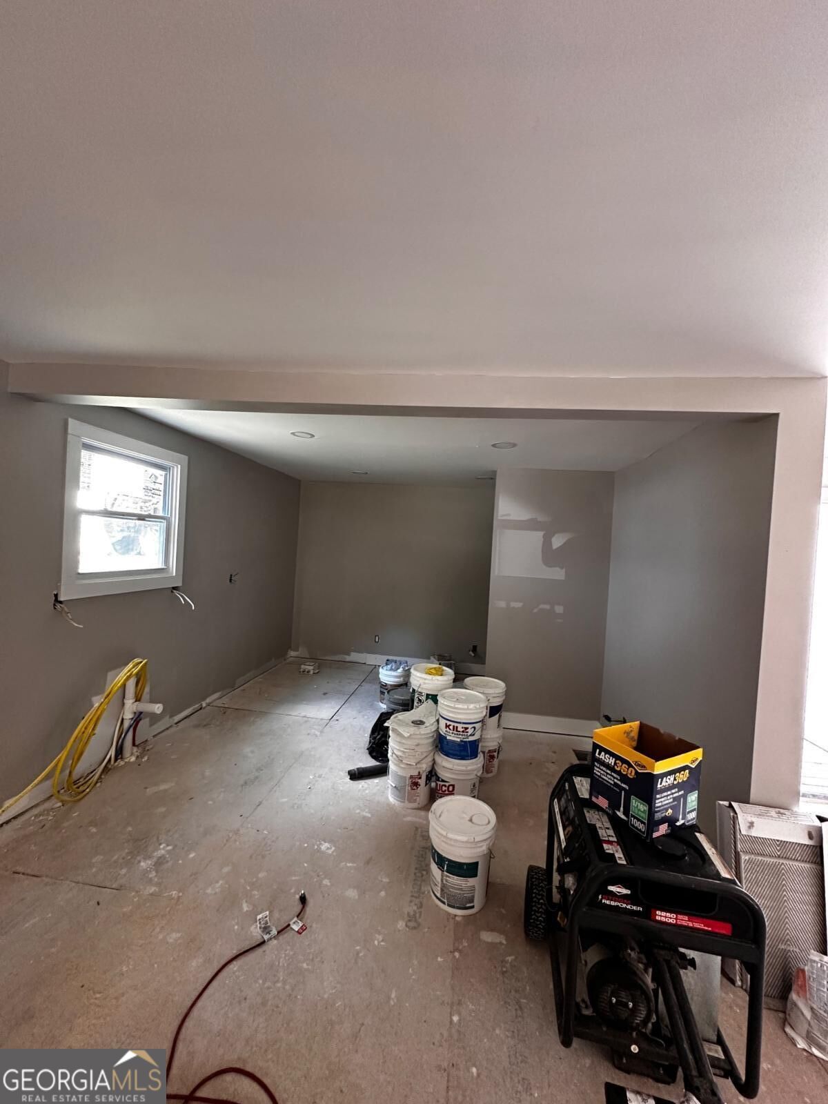 11 Meridian DR