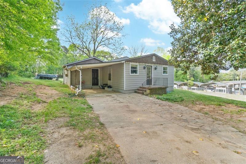 3220 Hilltop CIR